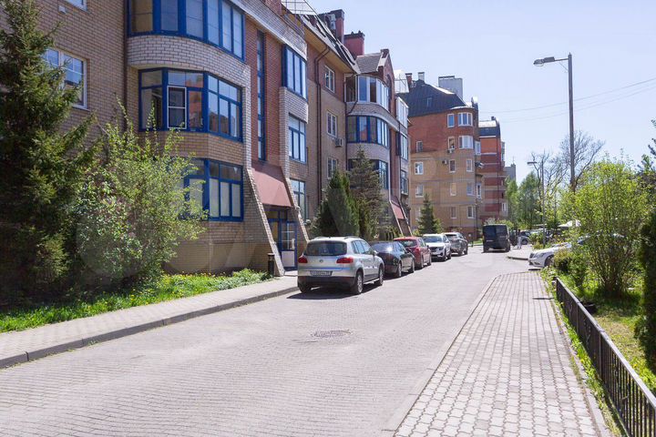 2-к. квартира, 101 м², 2/4 эт.