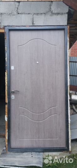 Дверь входная металлическая
