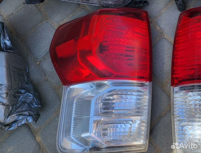 Фонарь задний левый оригинал рестайл Tundra Toyota