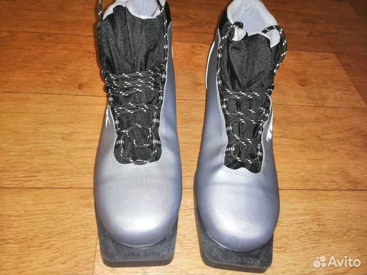 Лыжные ботинки новые trek Soul NN75