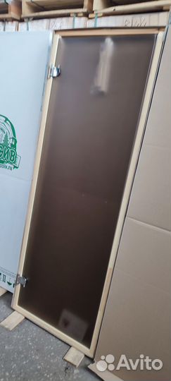 Стеклянная дверь для бани