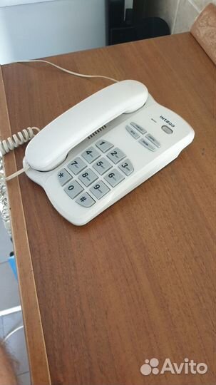 Телефон проводной