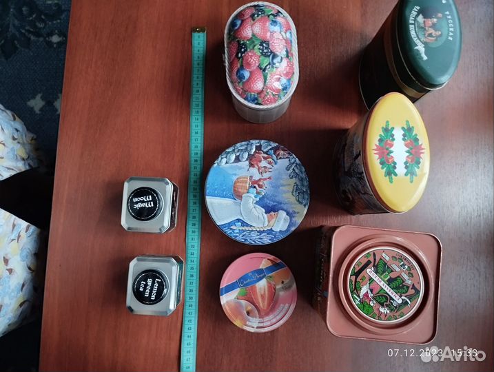 Банки жестяные, сковорода, держатель, бутылка