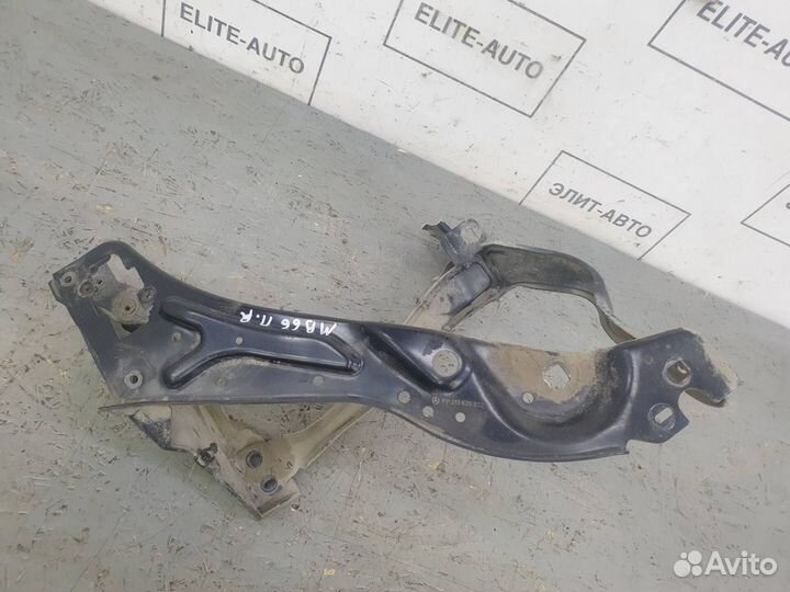 Кронштейн фары правый суппорт Mercedes W212 E
