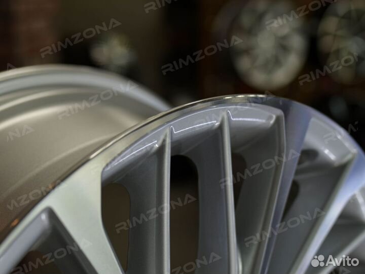 Литые диски Camry R18 на Toyota. Арт2266