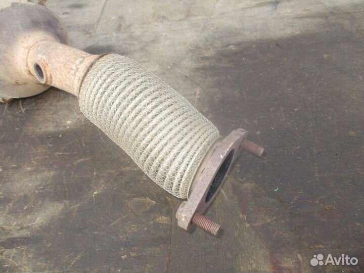 Коллектор выпускной Ford Fiesta 6