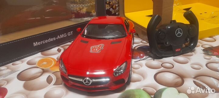 Машинка на радиоуправлении mercedes