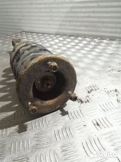 Стойка подвески передняя правая Mitsubishi L 200