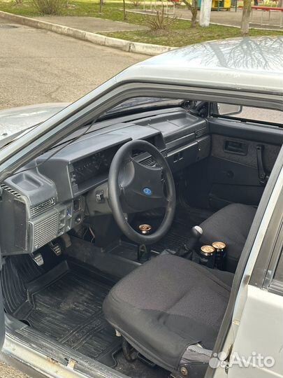 ВАЗ 2109 1.5 МТ, 2004, 100 000 км