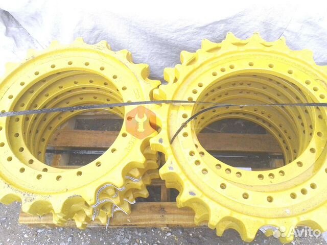 Звездочка Komatsu PC400-8