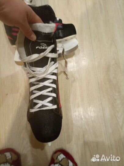 Коньки хоккейные