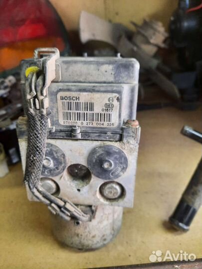 Mitsubishi Carisma блок ABS