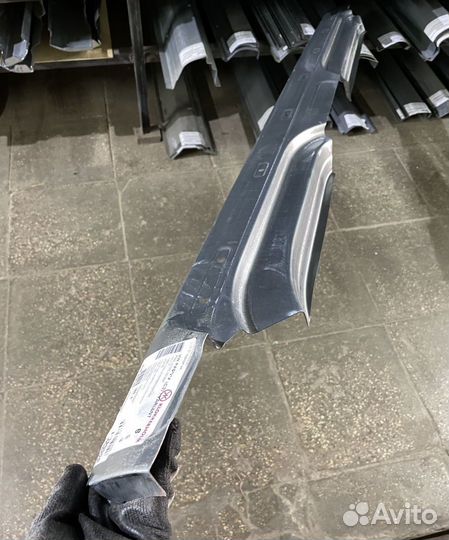 Порог левый Volkswagen Passat B6 (Klokkerholm)