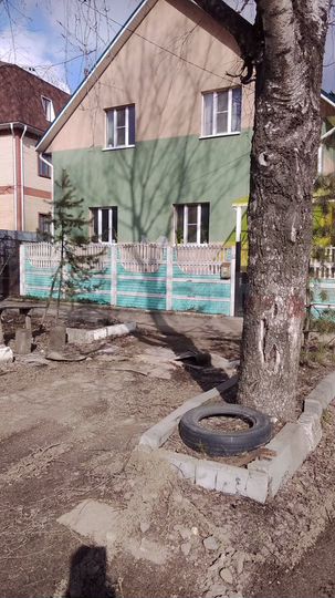 Дом 212 м² на участке 6,1 сот.