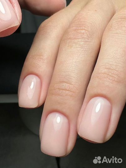 Модель на маникюр