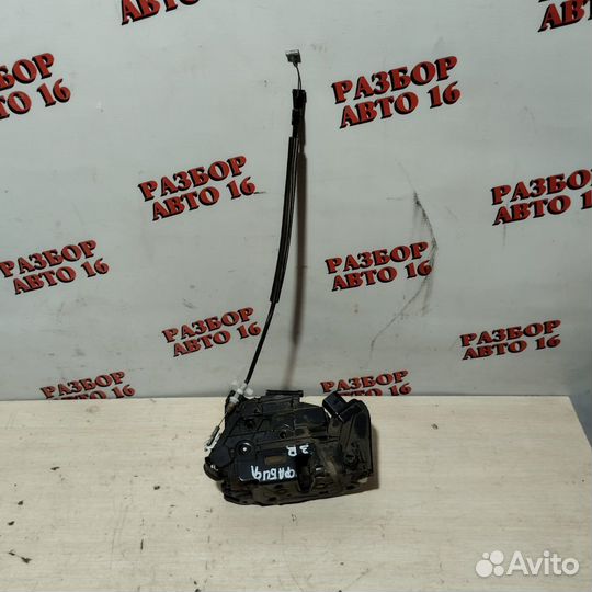 Задний правый замок двери Skoda Fabia 2