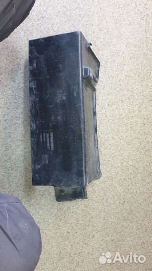 Кожух аккумулятора 30782017 Volvo XC90 2002-15г