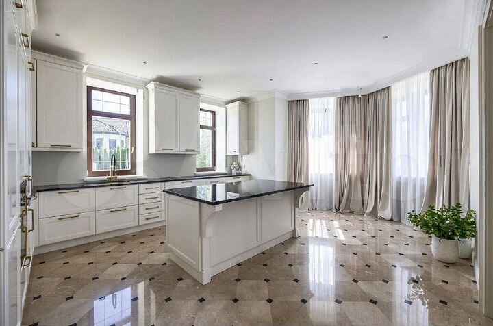 Коттедж 500 м² на участке 22 сот.