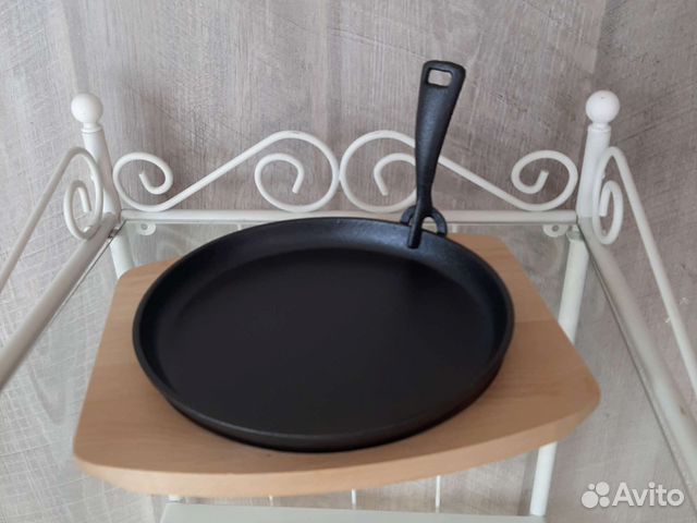 Сковорода чугунная на подставке