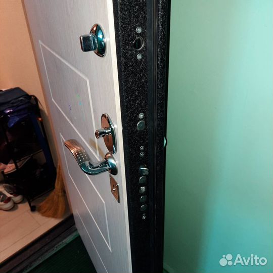 Вскрытие замков двери, установка и замена замков