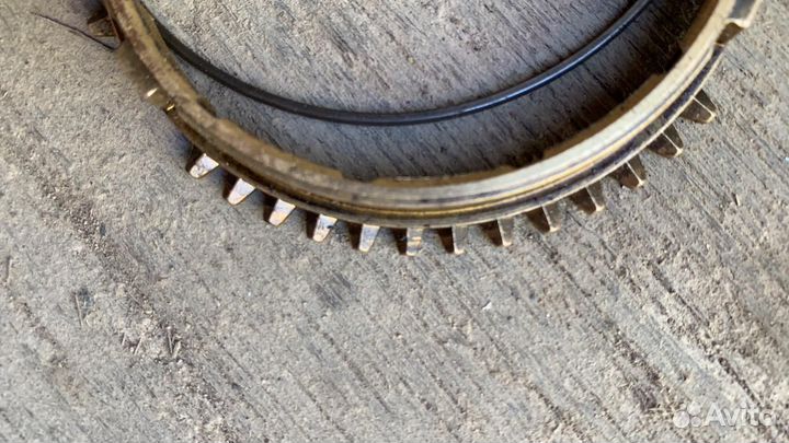 Блокирующее кольцо 3,4, 5 Mitsubishi lancer 2,0 л