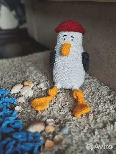 Вязаная игрушка чайка Луи