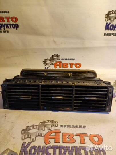 Дефлектор воздушный Audi A8 4.2 Quattro седан AKG