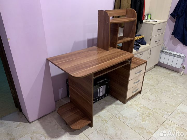 Компьютерный стол