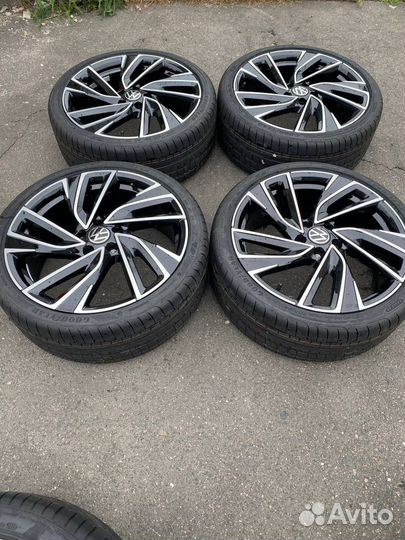 Комплект литых дисков R19x8 5x112