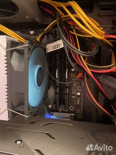 Игровой пк с монитором и клавиатурой