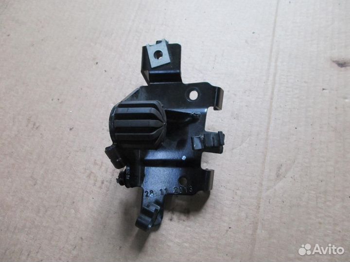 Кронштейн креп-я бака М R1200RT BMW K52