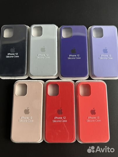 Силиконовый чехол на iPhone 12