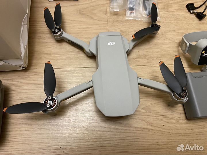 Квадрокоптер Dji mini 2 fly more combo