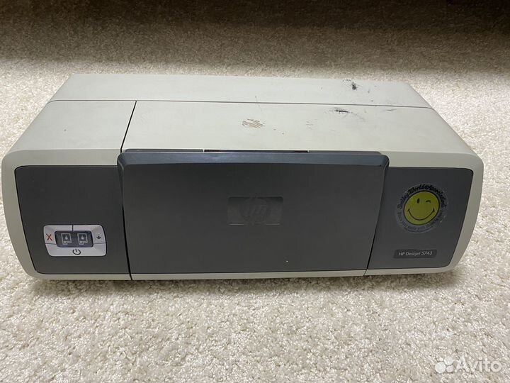 Цветной струйный принтер HP Deskjet 5743