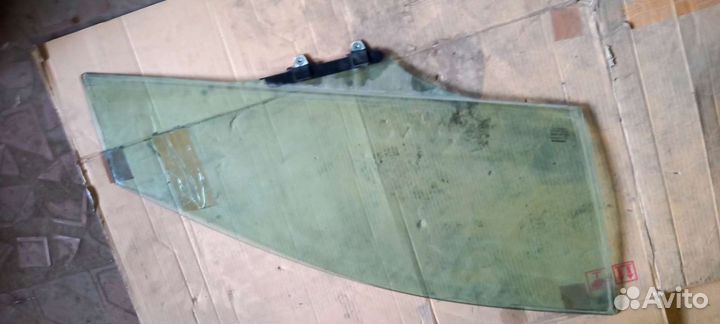 Honda Civic 5D стекло передней правой двери 2008г