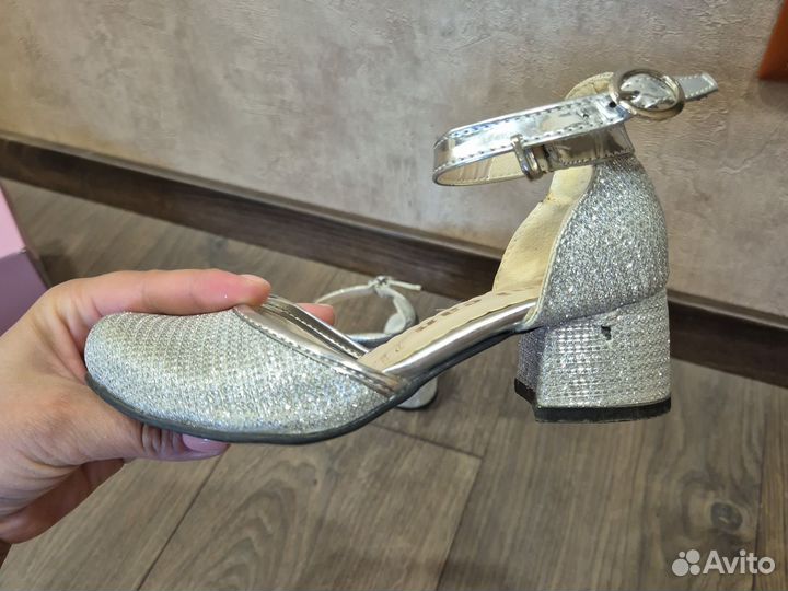 Туфли нарядные для девочки 29-30