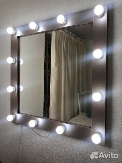 Зеркало с лампочками