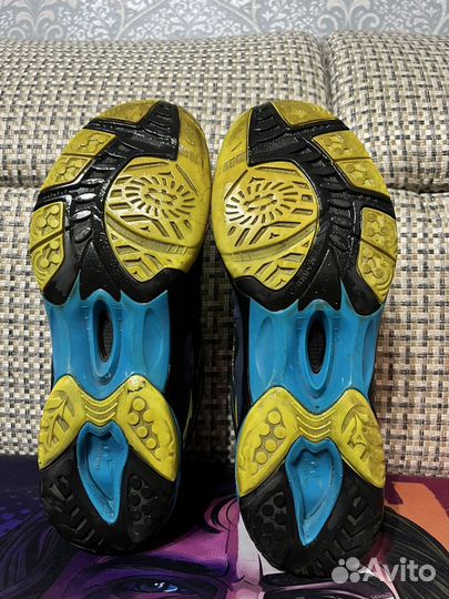 Волейбольные кроссовки mizuno