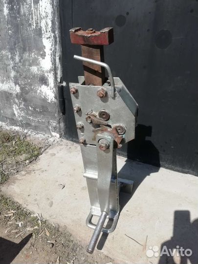 Железнодорожный домкрат