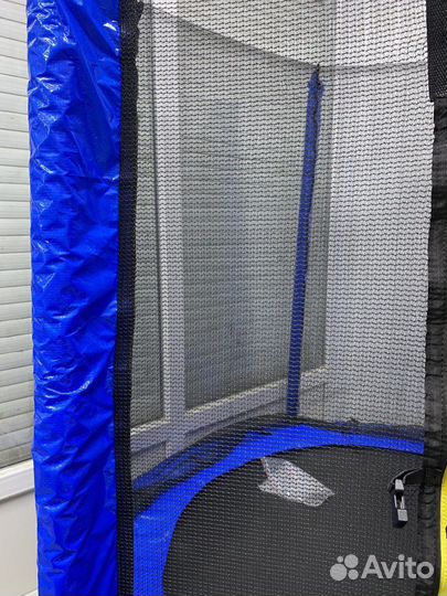 Батут с защитной сеткой
