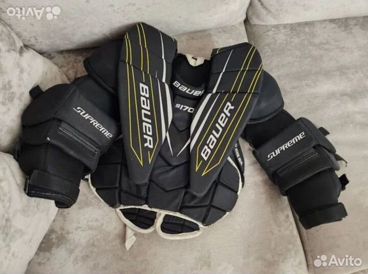 Вратарский нагрудник bauer