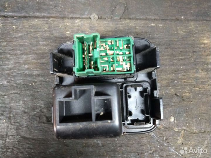 Блок управления зеркалами Nissan Cube Az10