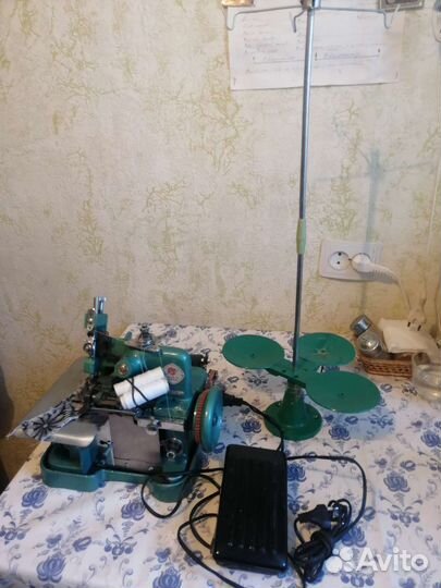Швейная машинка оверлок