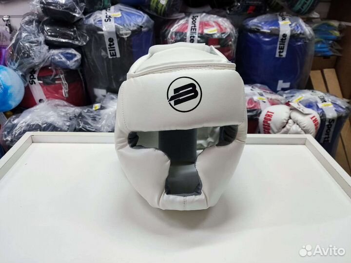 Шлем для каратэ белый