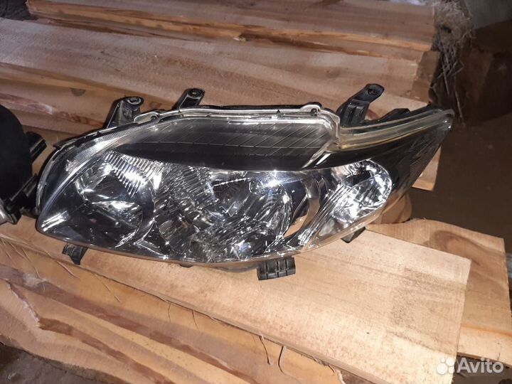 Фары на Toyota Corolla 150