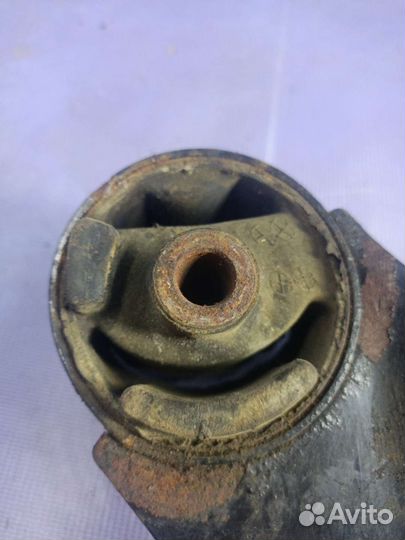 Опора двигателя Kia Spectra