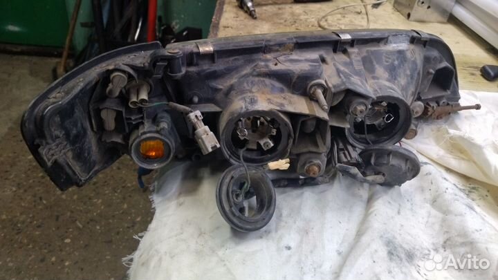 Фары Ниссан (стекло)