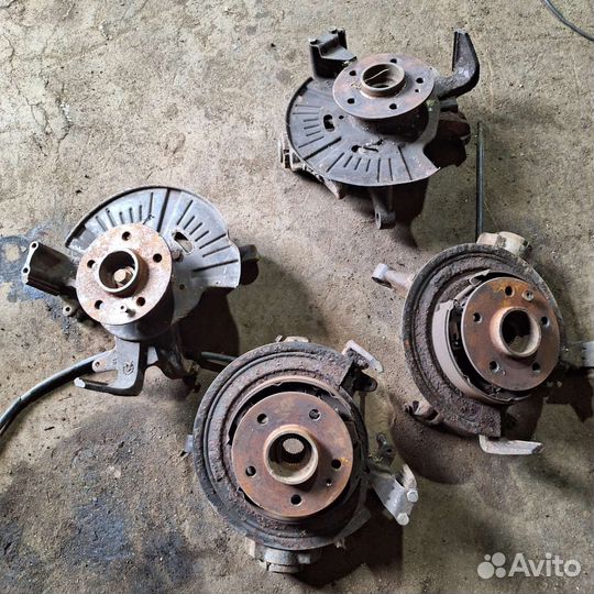 Ступица задняя передняя левая правая W163 ML163