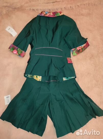 Костюм женский, размер 44