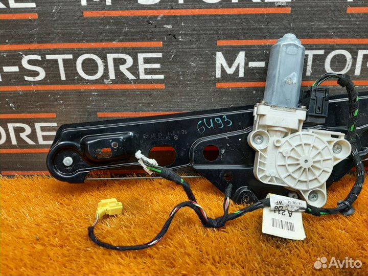 Стеклоподъемник задний правый Mercedes-Benz